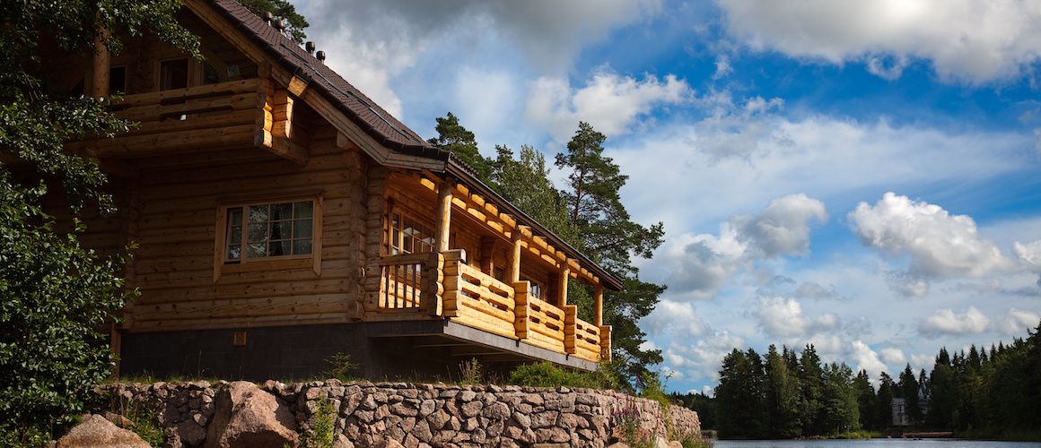 Image of cabin on the lake.