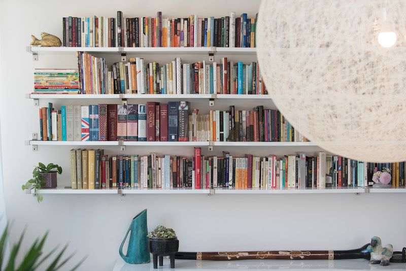 Horizontal book shelves courtesy of Sarah Bernard Designs and Steve Dewall.